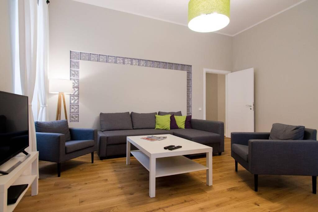 Modern & Spacious 80M2 Apartment In Riga Old Town ภายนอก รูปภาพ